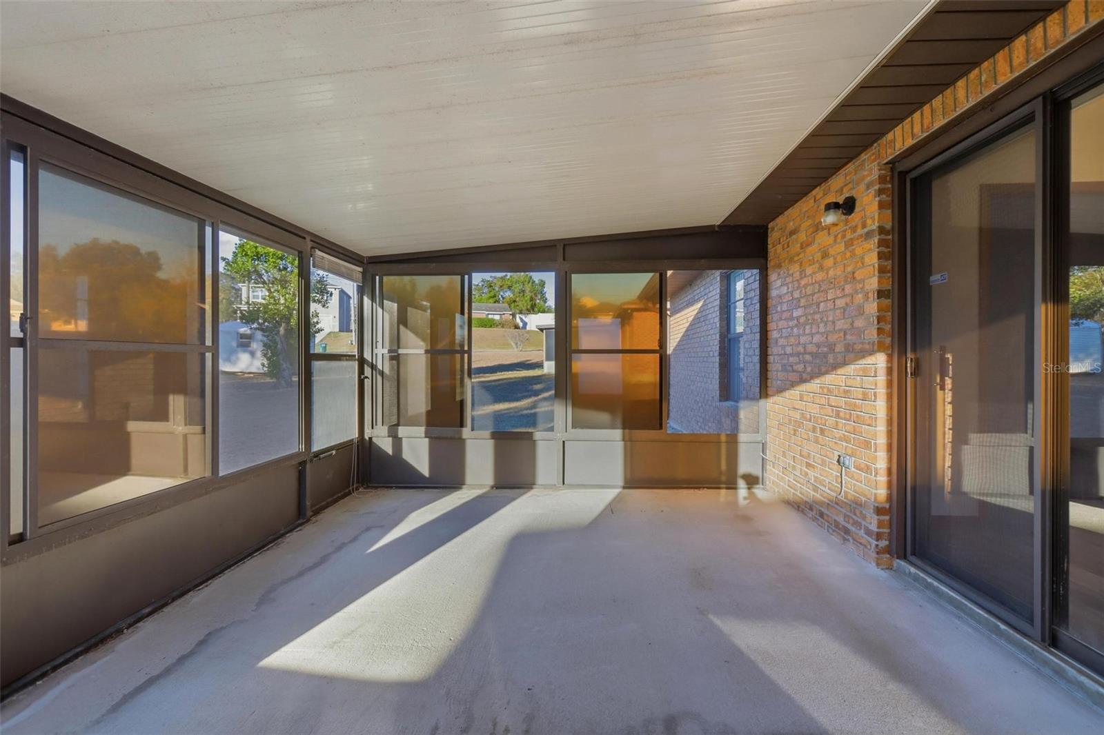 Image 19 of 21 For 536 Gaspar Avenue