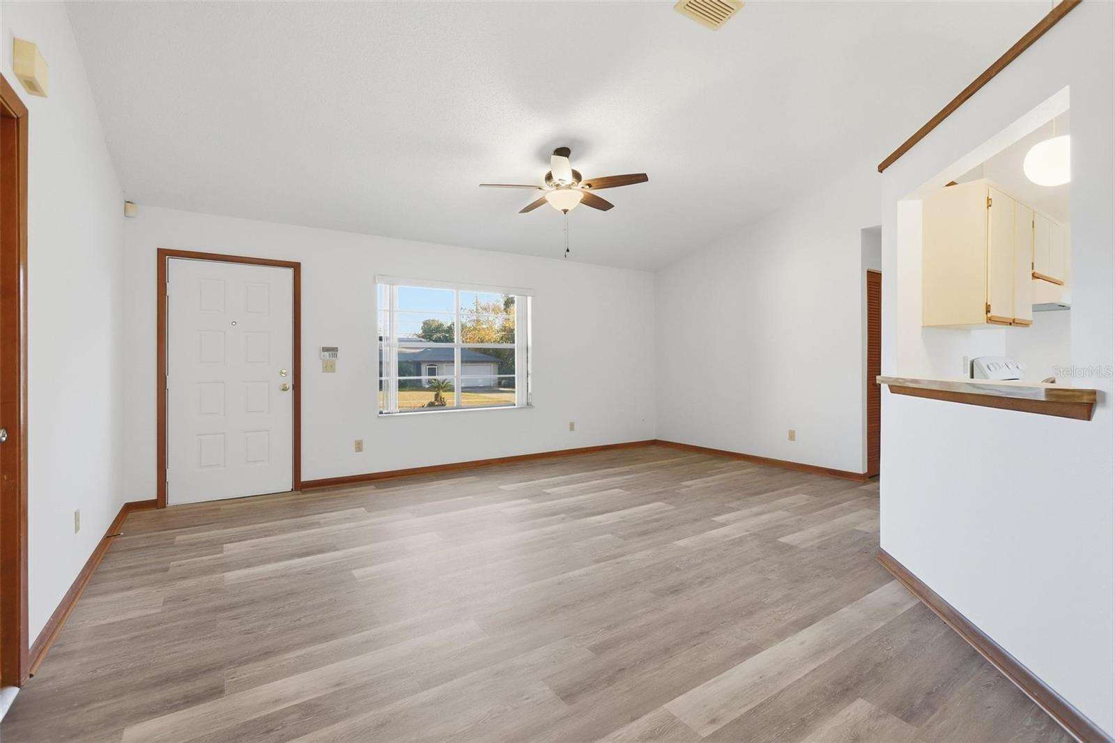 Image 6 of 21 For 536 Gaspar Avenue