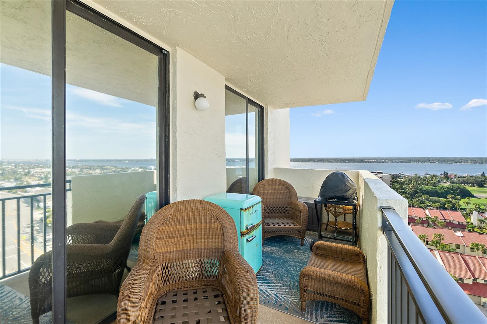 Image 41 of 51 For 2947 Atlantic Avenue 1406