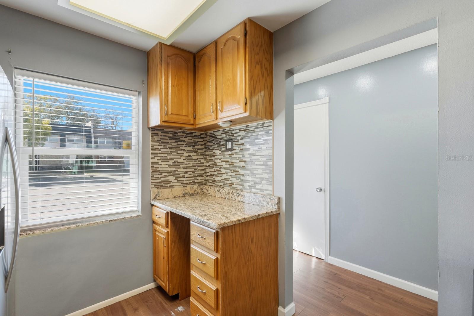 Image 10 of 49 For 903 W Millard Court