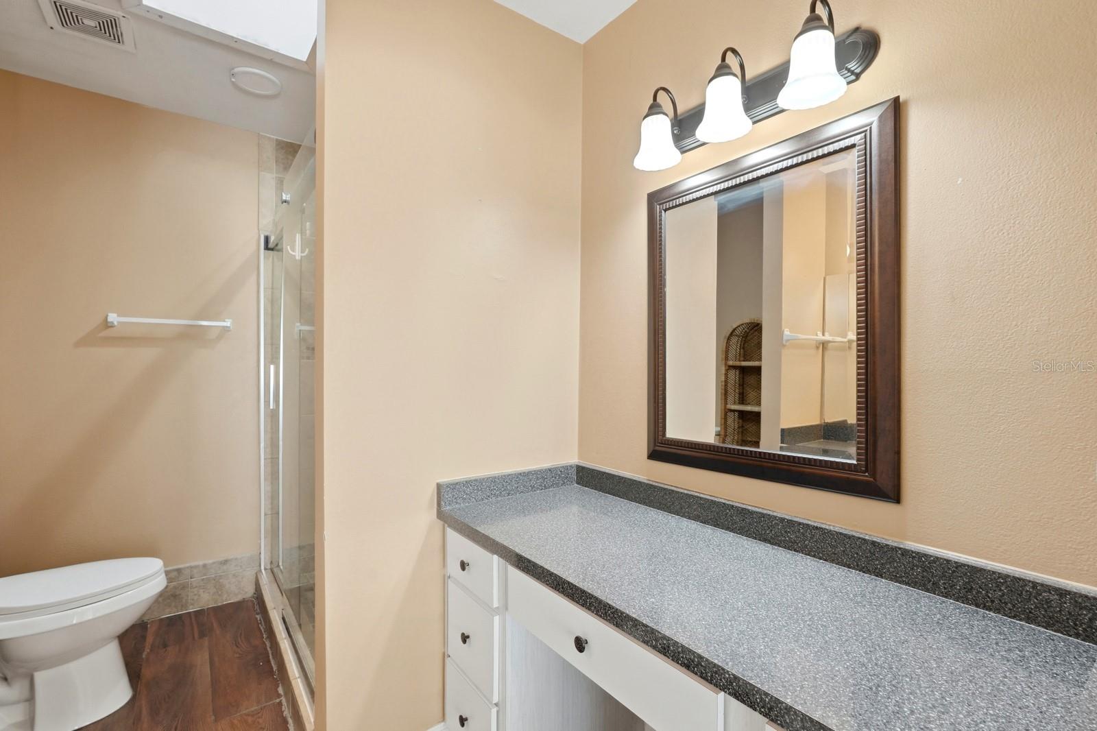 Image 15 of 49 For 903 W Millard Court