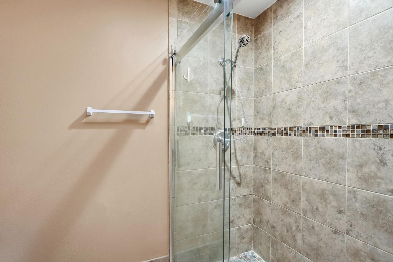 Image 16 of 49 For 903 W Millard Court