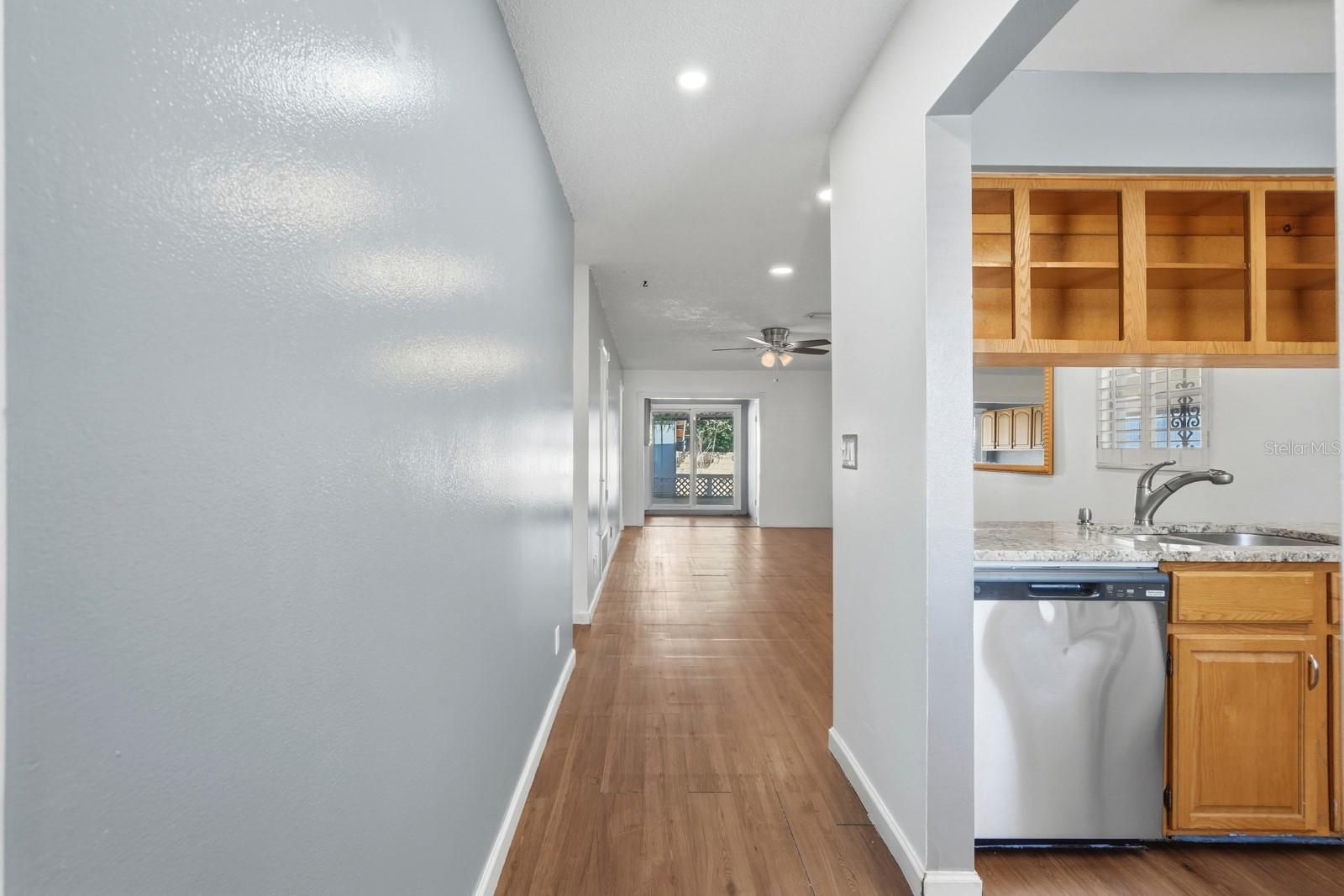 Image 3 of 49 For 903 W Millard Court