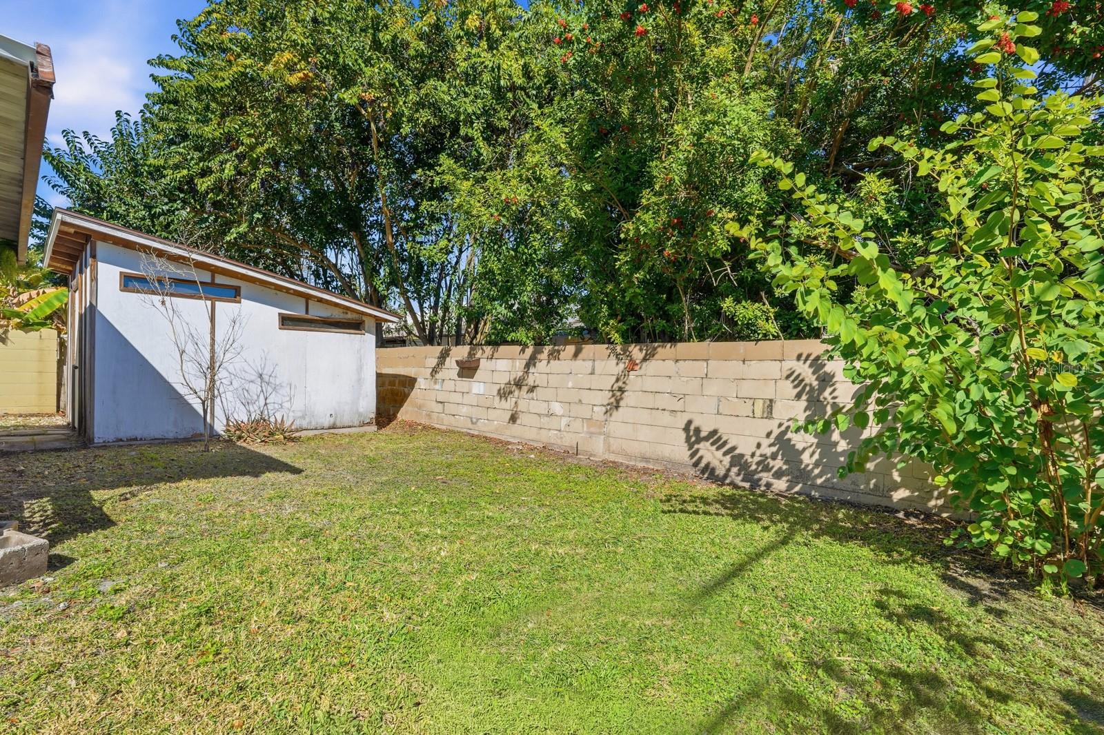 Image 32 of 49 For 903 W Millard Court