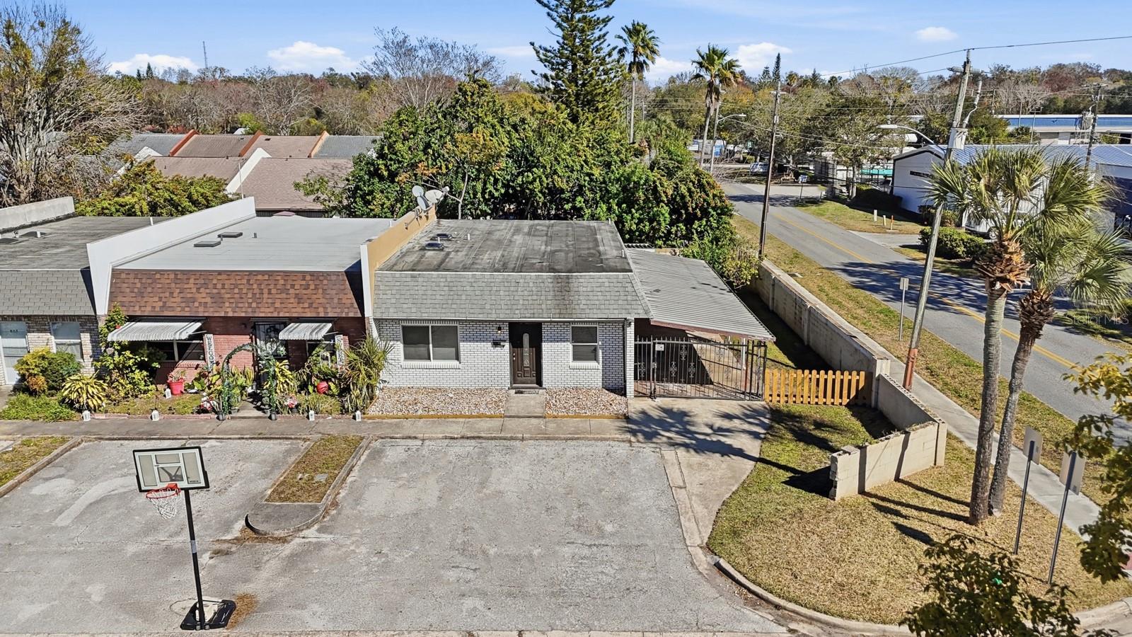 Image 34 of 49 For 903 W Millard Court