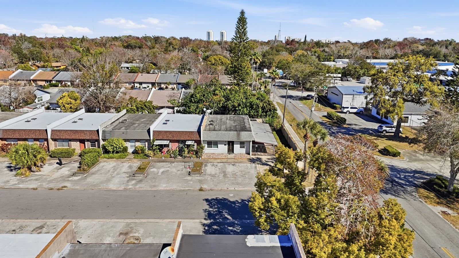 Image 36 of 49 For 903 W Millard Court