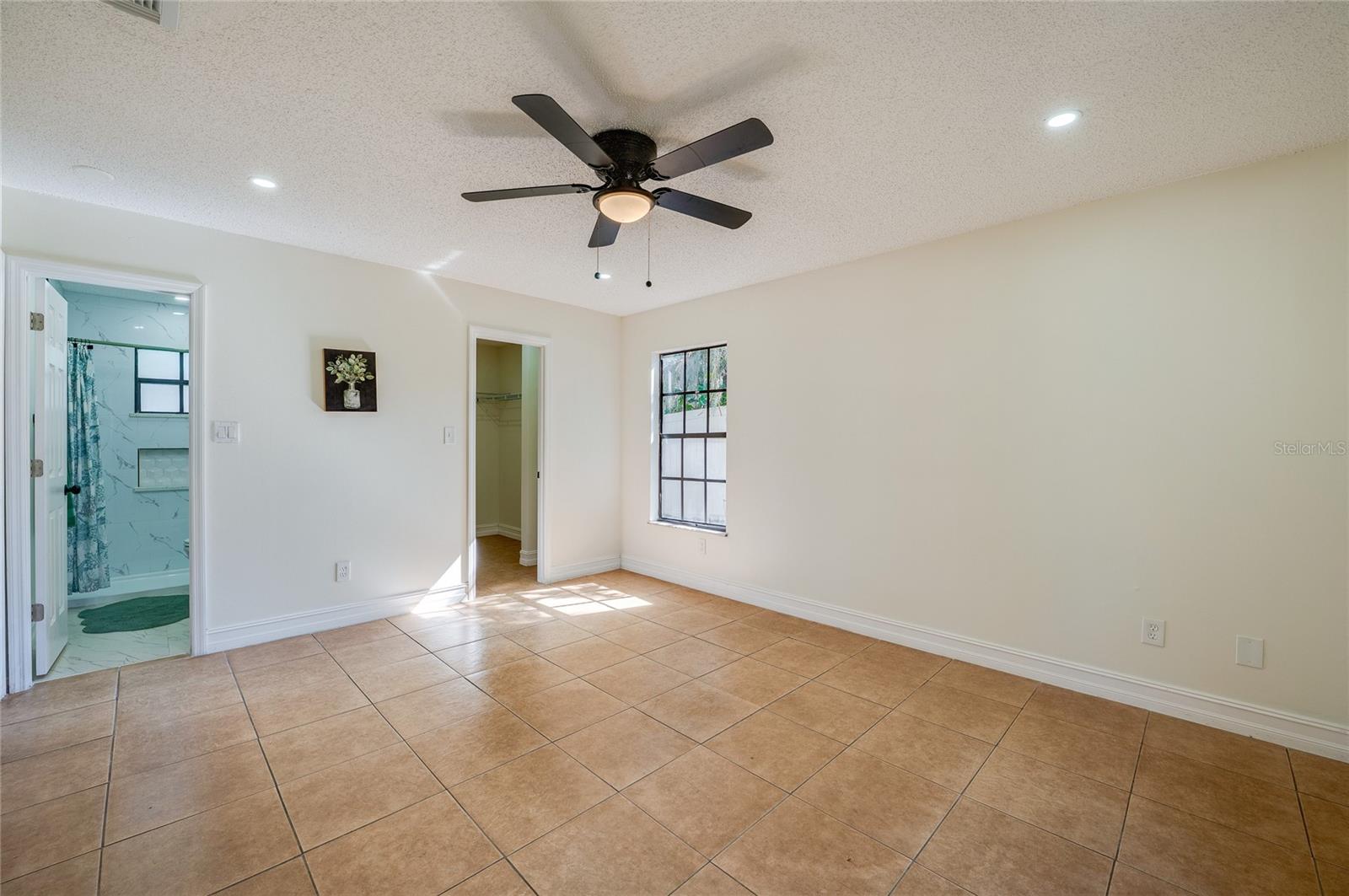 Image 18 of 41 For 2425 Royal Palm Drive