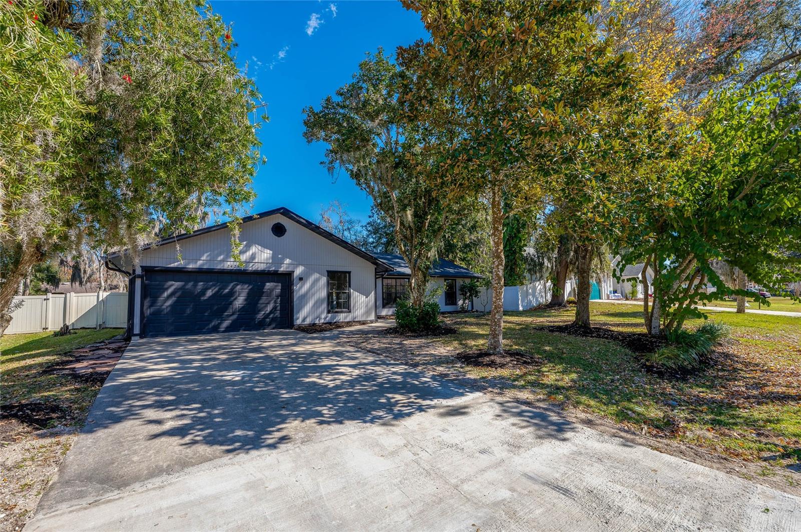 Image 2 of 41 For 2425 Royal Palm Drive