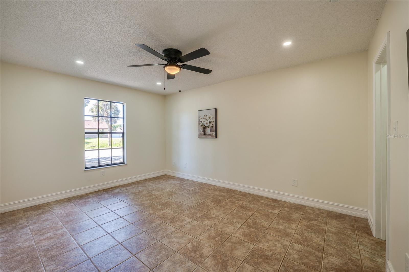 Image 22 of 41 For 2425 Royal Palm Drive