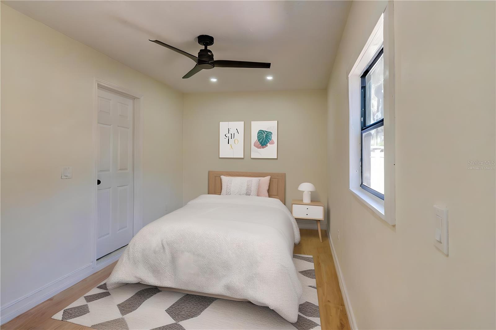 Image 26 of 41 For 2425 Royal Palm Drive