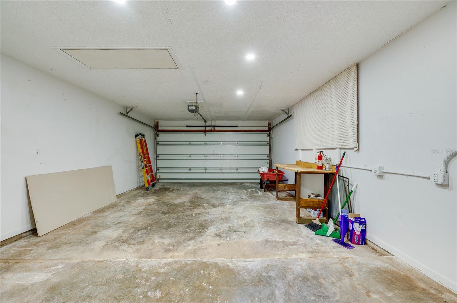 Image 30 of 41 For 2425 Royal Palm Drive