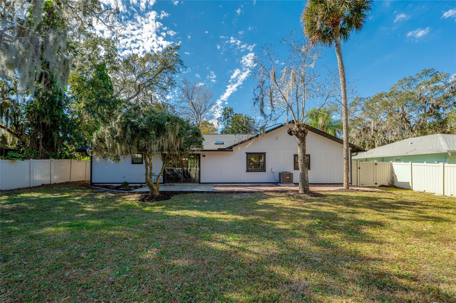 Image 35 of 41 For 2425 Royal Palm Drive