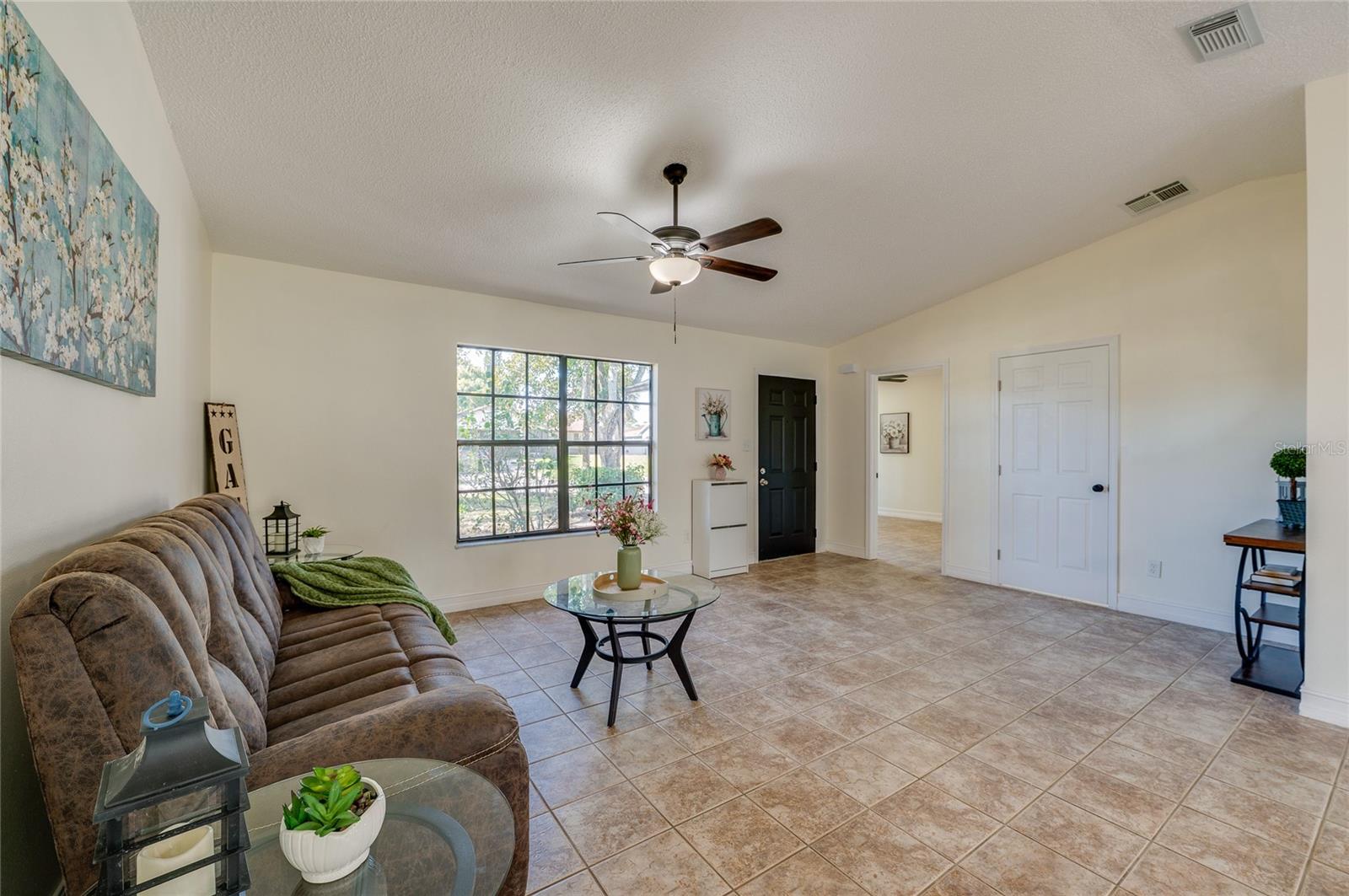 Image 7 of 41 For 2425 Royal Palm Drive