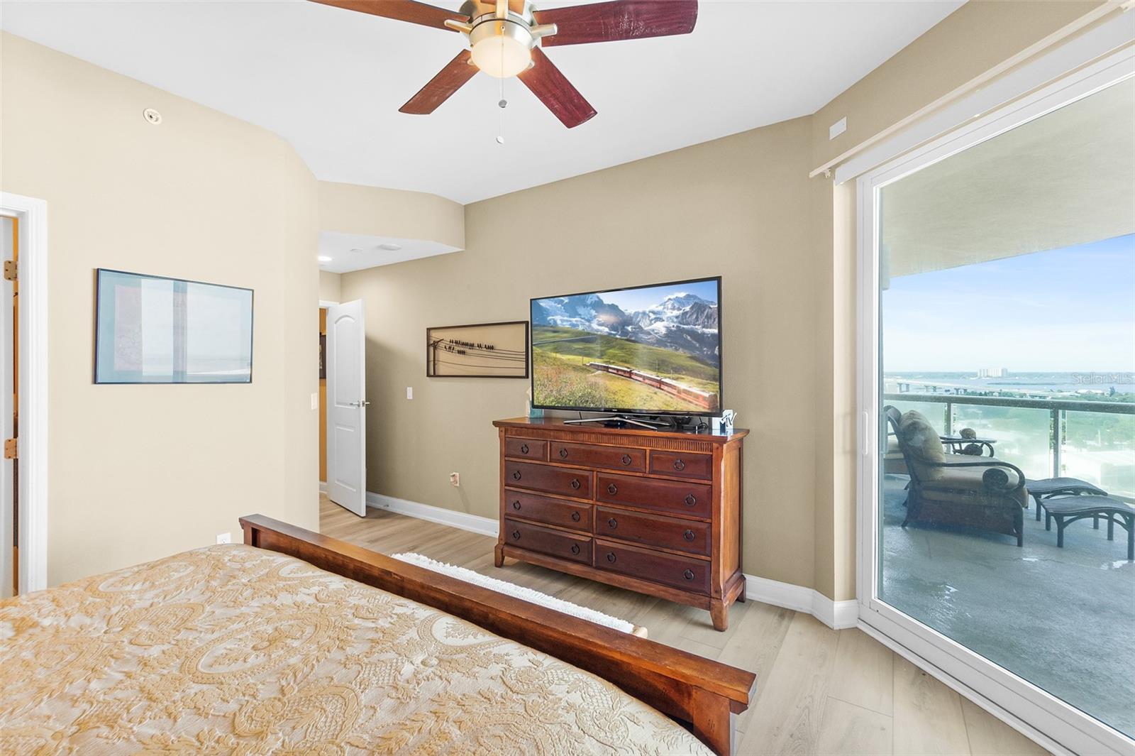 Image 23 of 63 For 3703 Atlantic Avenue 1004