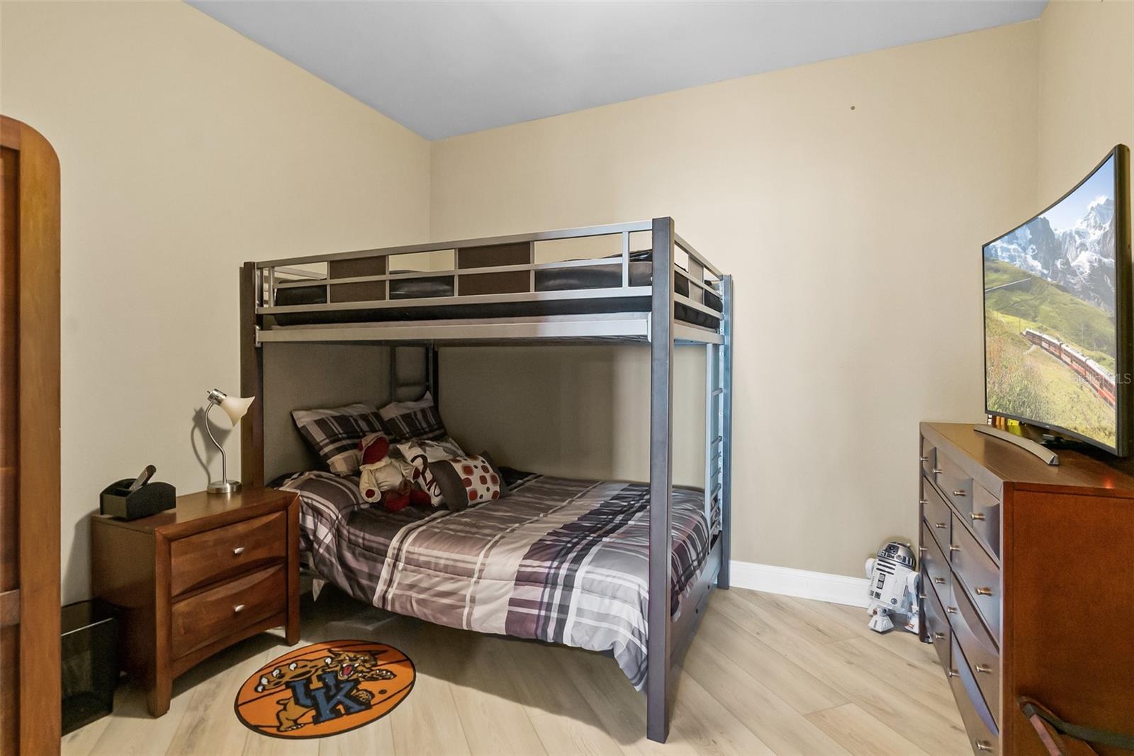 Image 25 of 63 For 3703 Atlantic Avenue 1004