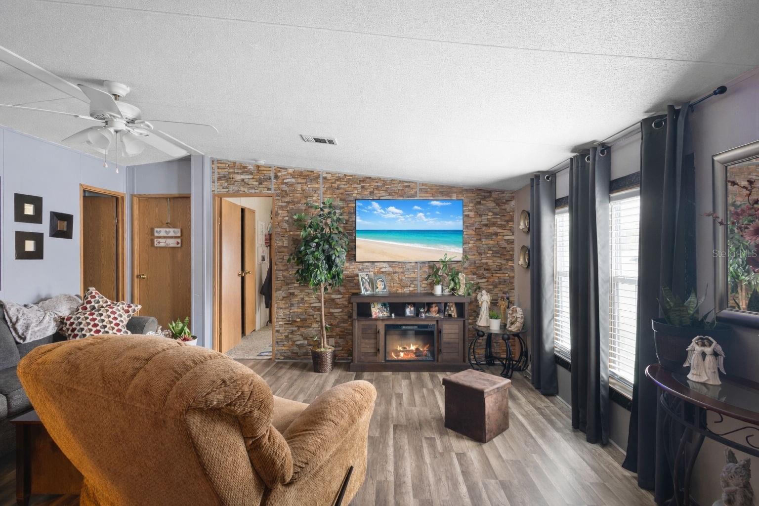 Image 10 of 29 For 122 Leisure World Drive N