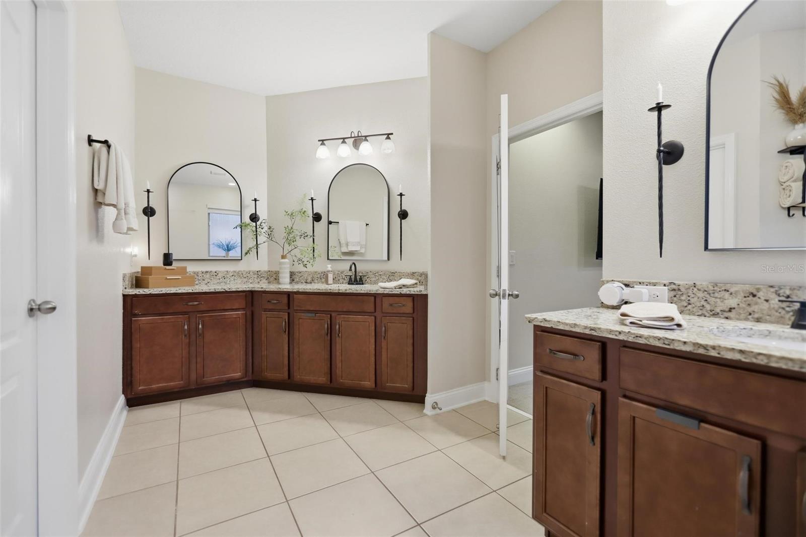 Image 25 of 51 For 162 Ancona Avenue