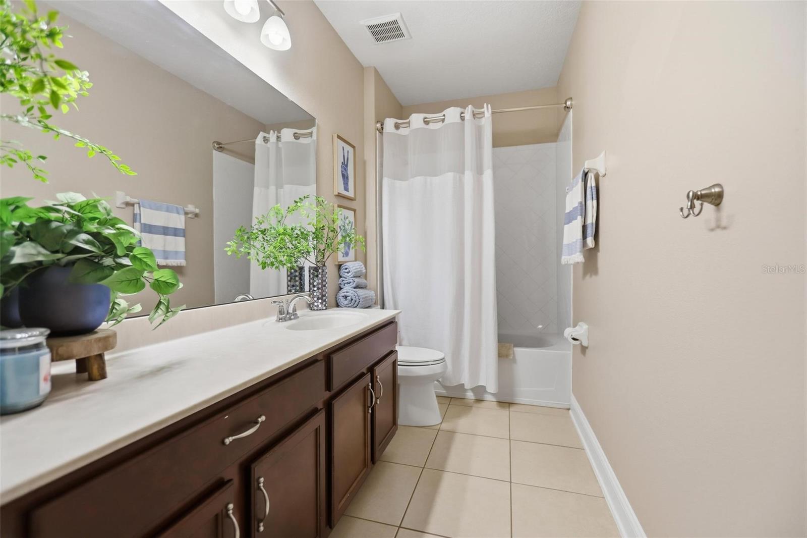 Image 43 of 51 For 162 Ancona Avenue