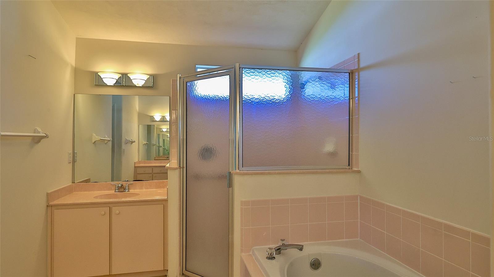 Image 16 of 33 For 6125 Sabal Point Circle