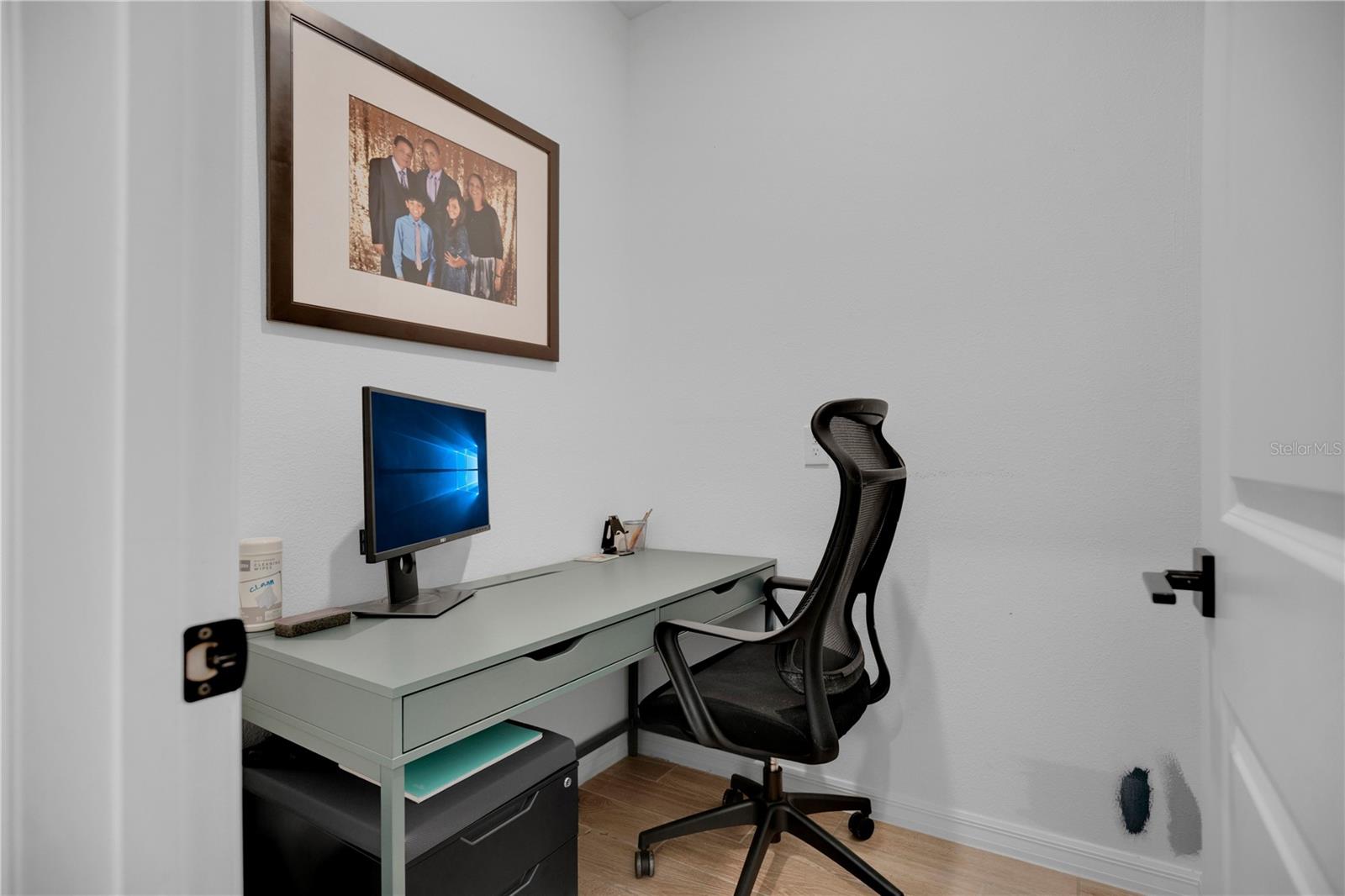 Image 22 of 39 For 731 Firerock Lane