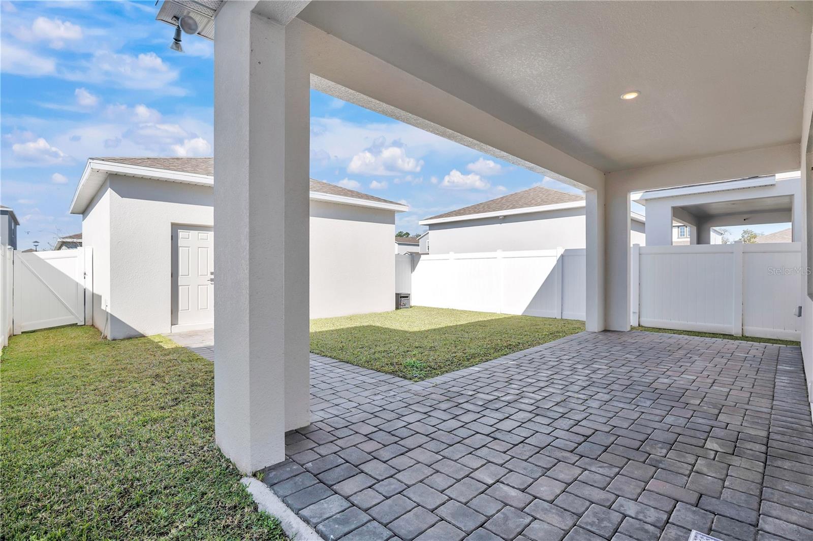 Image 24 of 39 For 731 Firerock Lane