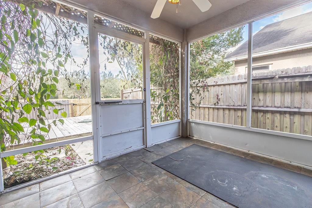 Image 16 of 17 For 565 Blue Water Avenue