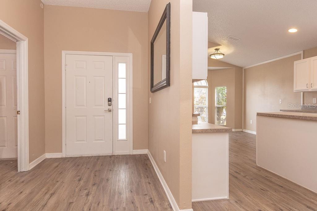 Image 4 of 17 For 565 Blue Water Avenue