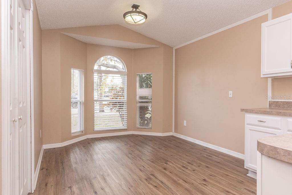 Image 7 of 17 For 565 Blue Water Avenue