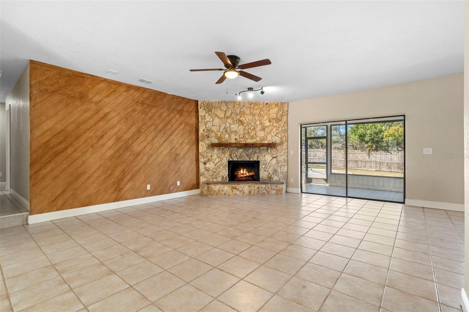 Image 17 of 62 For 4044 Rose Petal Lane