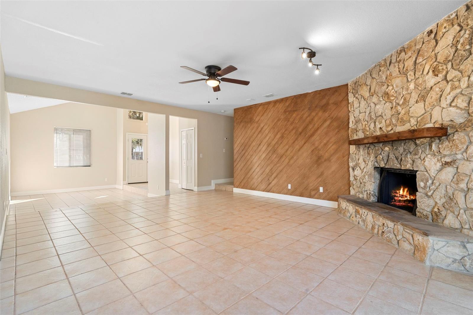 Image 18 of 62 For 4044 Rose Petal Lane