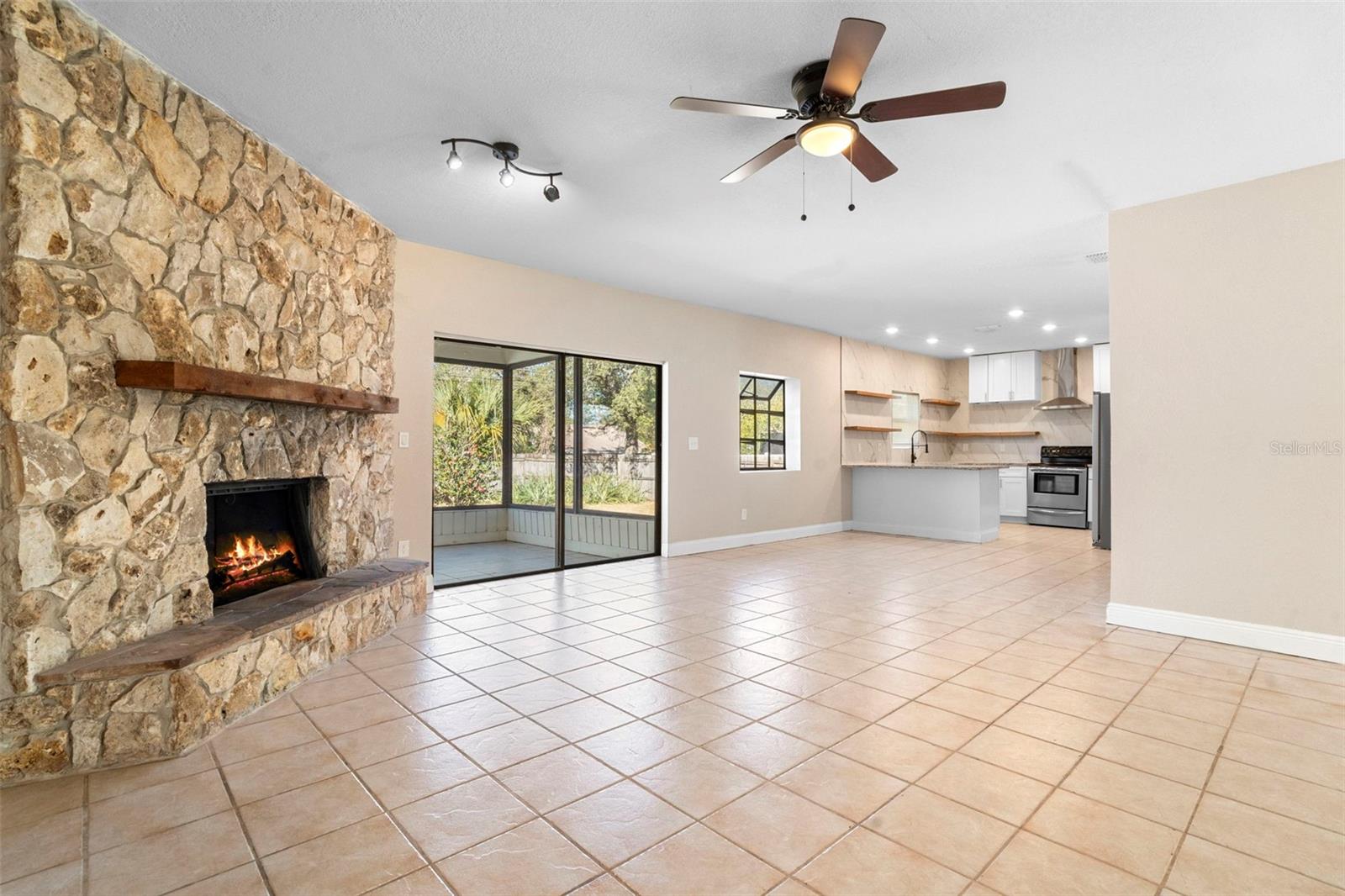 Image 20 of 62 For 4044 Rose Petal Lane