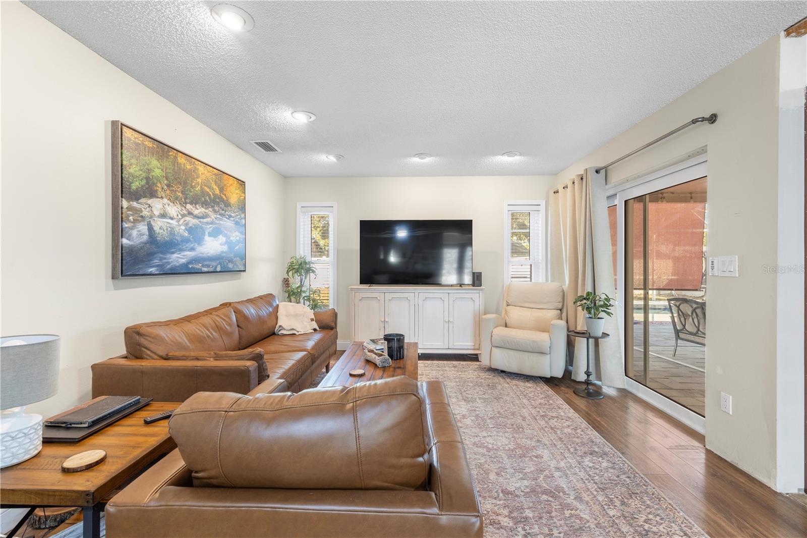 Image 11 of 28 For 2843 Oak Tree Lane