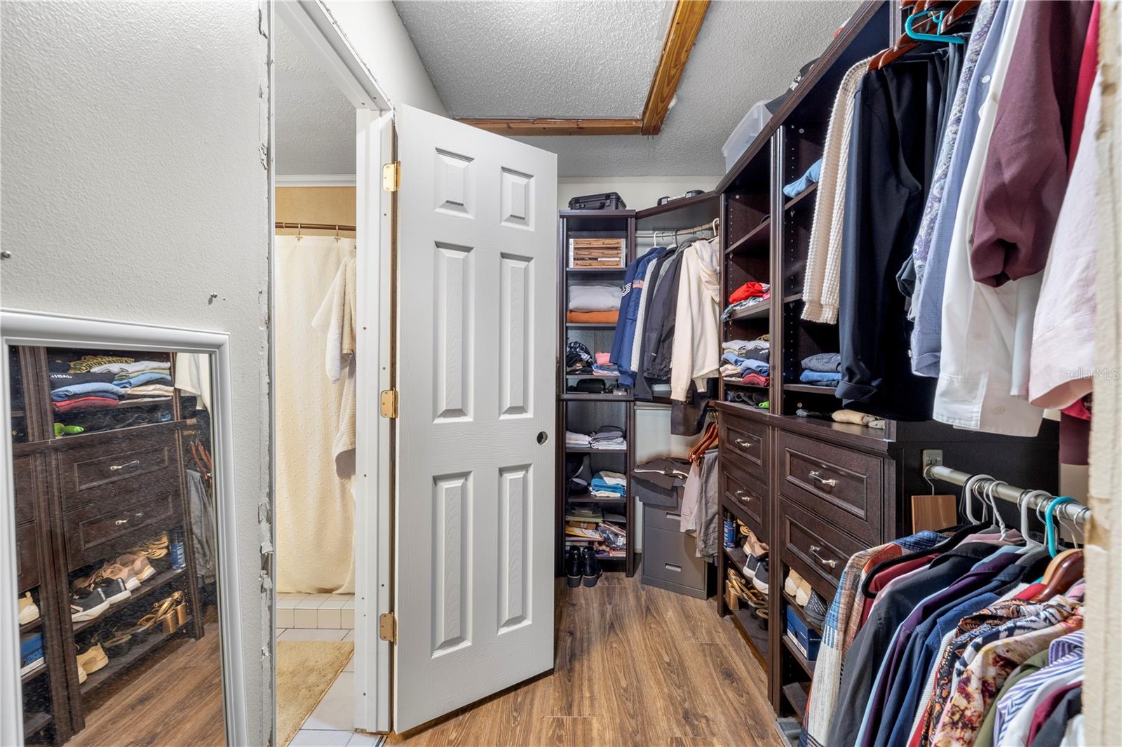 Image 19 of 28 For 2843 Oak Tree Lane