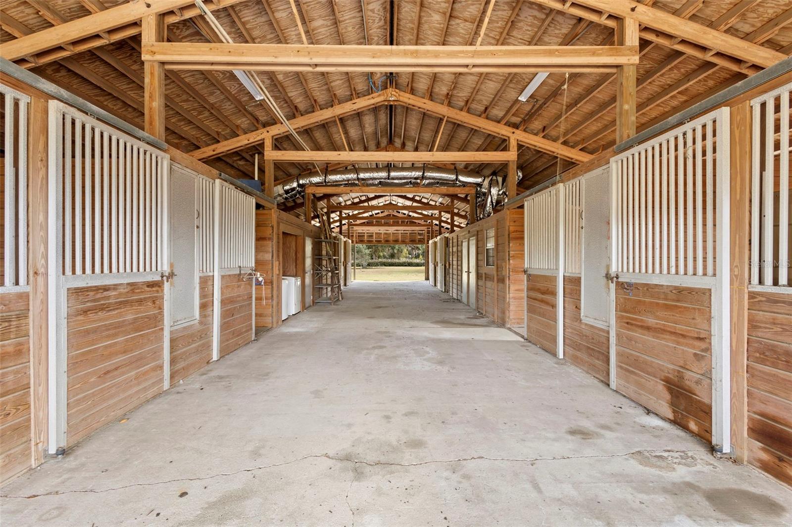 Image 44 of 58 For 42554 Maggie Jones Road