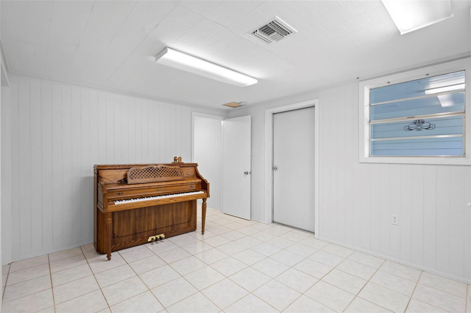 Image 52 of 58 For 42554 Maggie Jones Road