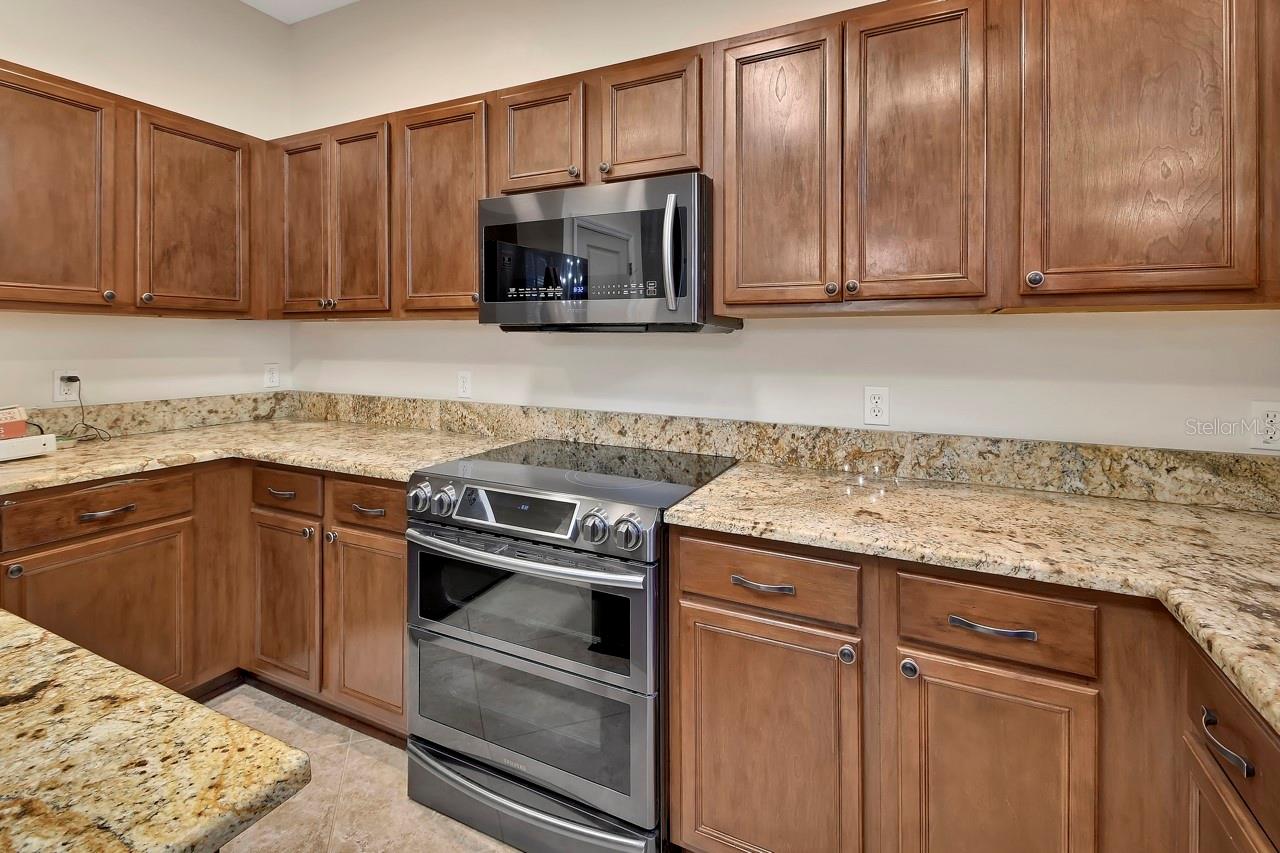 Image 7 of 40 For 1221 Bramley Lane