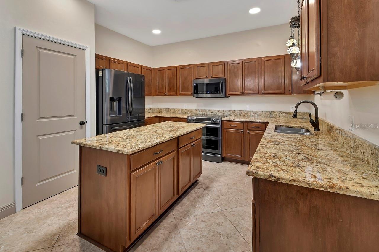 Image 9 of 40 For 1221 Bramley Lane