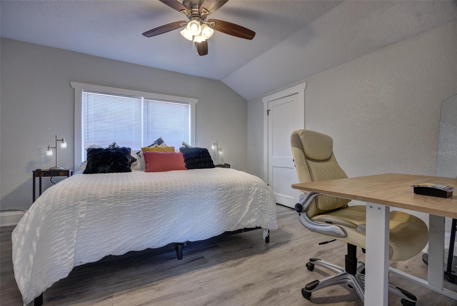 Image 11 of 25 For 117 Euclid Avenue