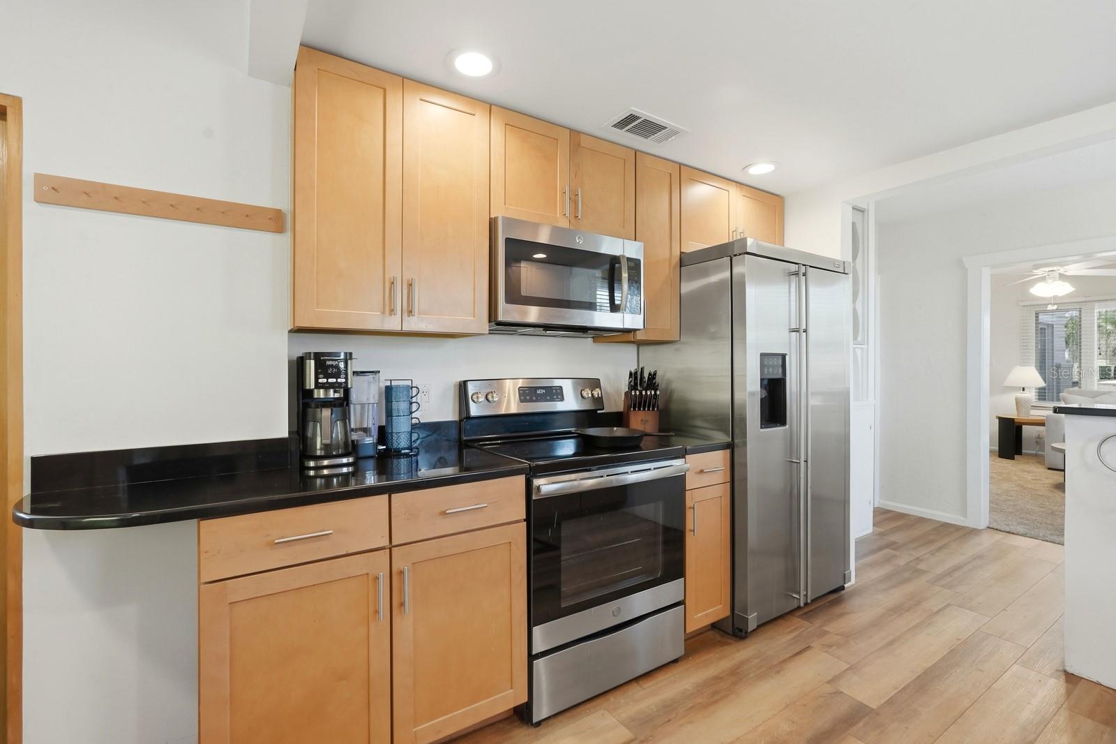 Image 15 of 54 For 21 Halifax Avenue