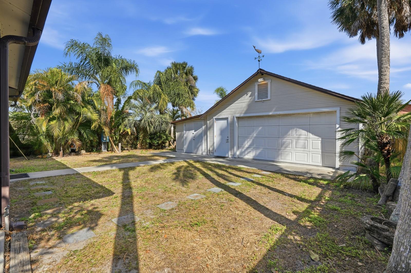 Image 28 of 54 For 21 Halifax Avenue