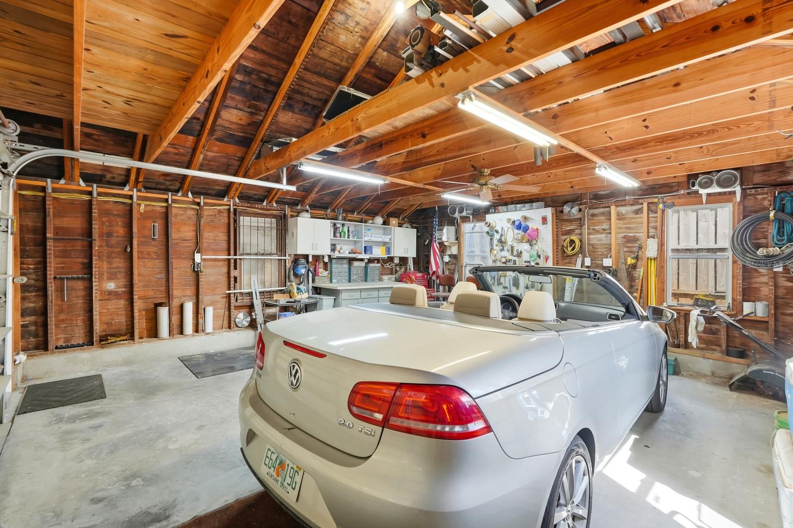 Image 33 of 54 For 21 Halifax Avenue