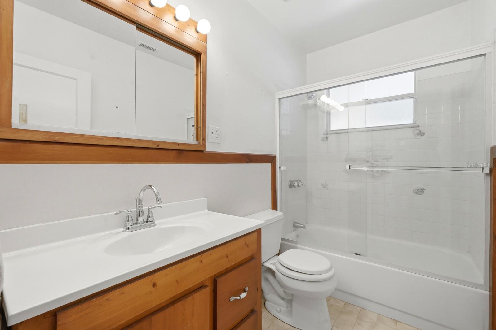 Image 5 of 54 For 21 Halifax Avenue