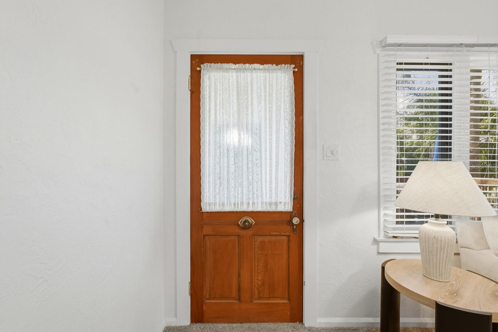 Image 8 of 54 For 21 Halifax Avenue