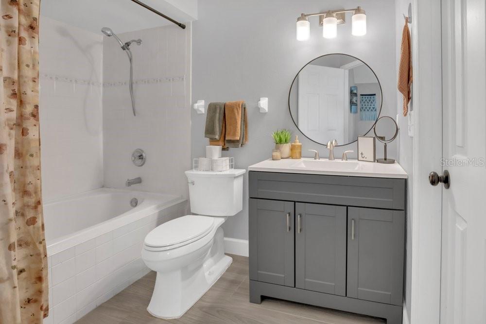 Image 20 of 53 For 7220 Lake Drive