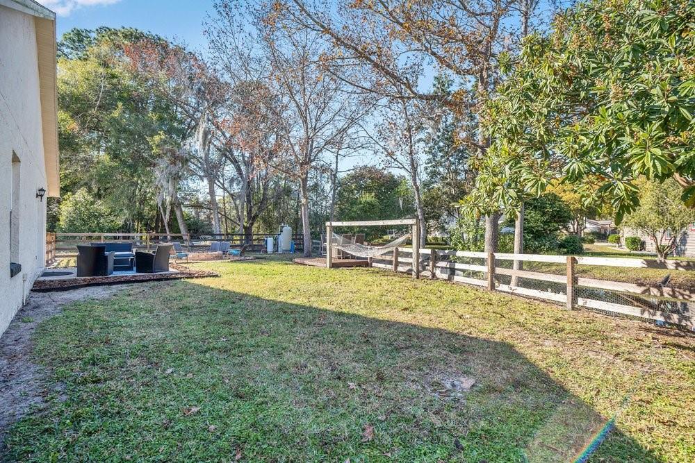 Image 27 of 53 For 7220 Lake Drive