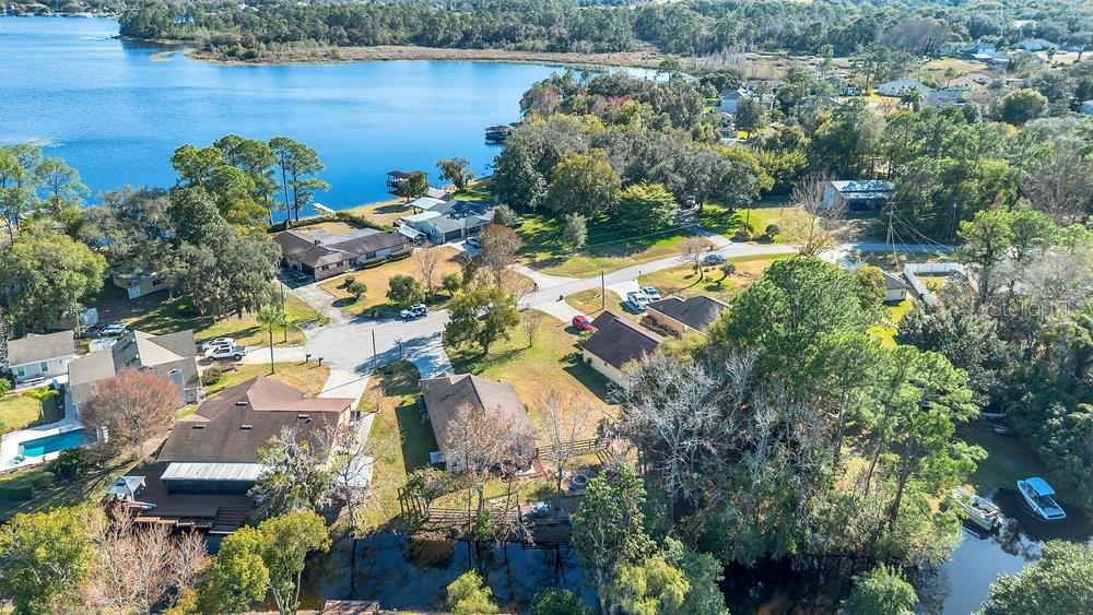 Image 40 of 53 For 7220 Lake Drive