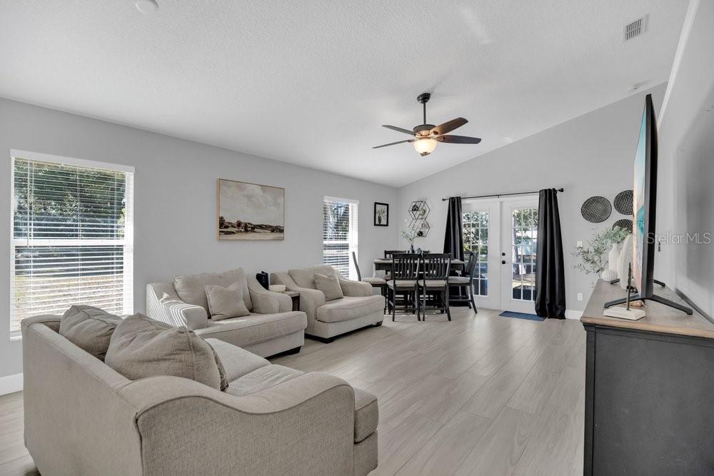 Image 6 of 53 For 7220 Lake Drive