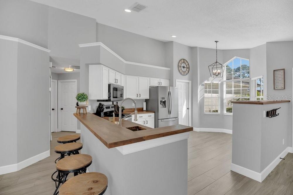 Image 9 of 53 For 7220 Lake Drive