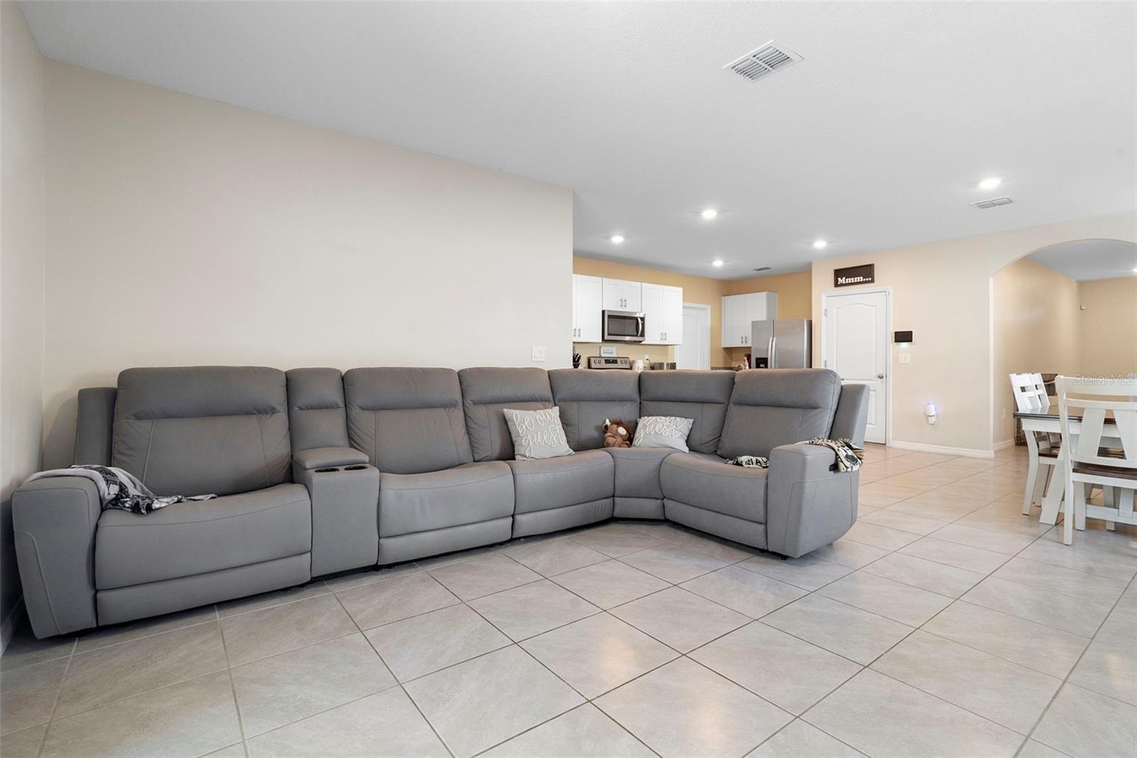 Image 10 of 49 For 142 Victoria Oaks Boulevard