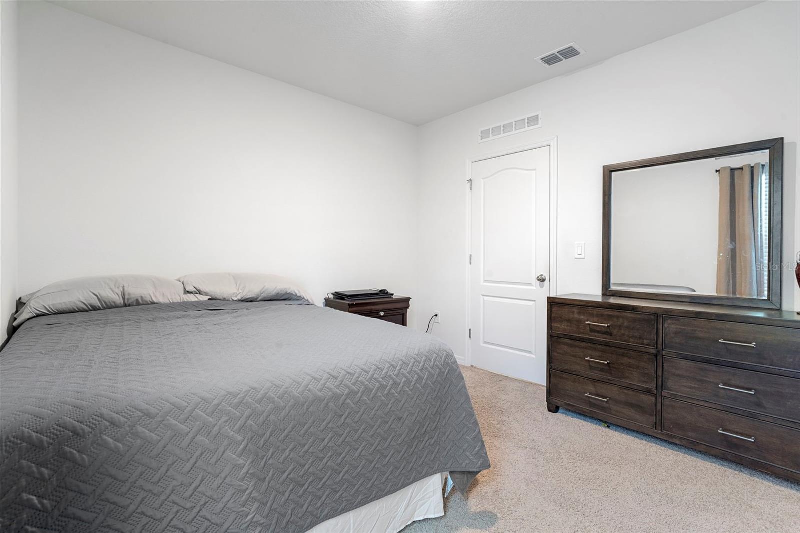 Image 19 of 49 For 142 Victoria Oaks Boulevard